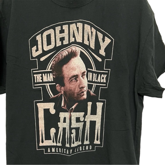 Oversized Johnny Cash "The Man in Black American Legend" Graphic Crew Neck Tee - Picture 3 of 4